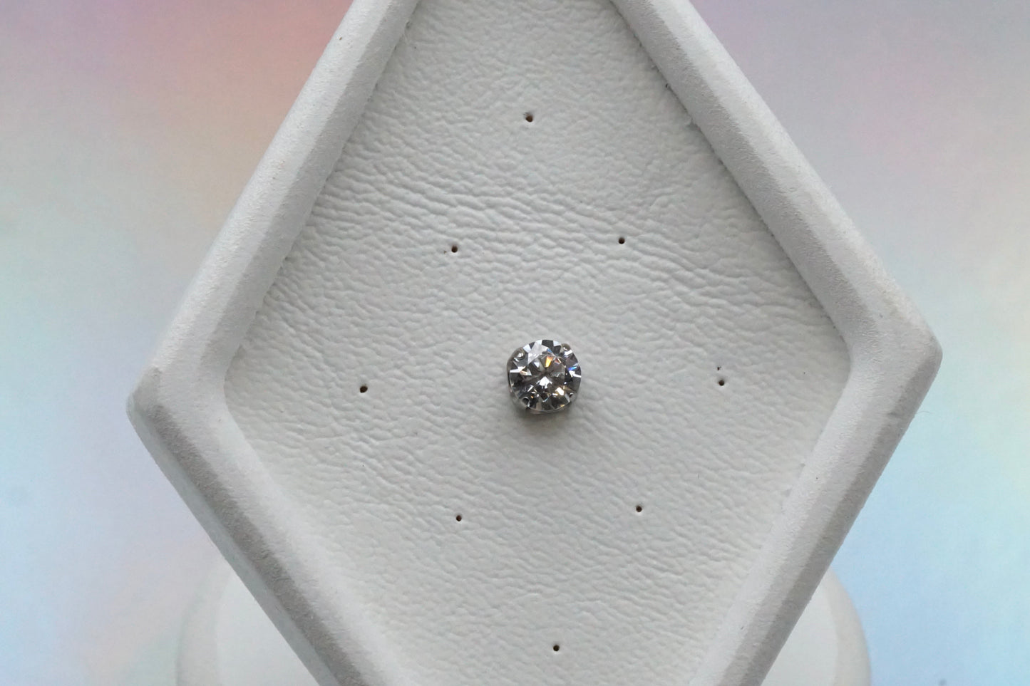 Prong-Set Gems 4 Claws- Threadless